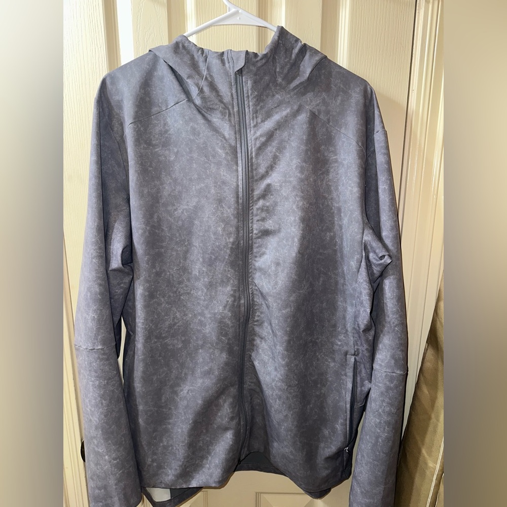 Lululemon warp light packable windbreaker/rain jacket